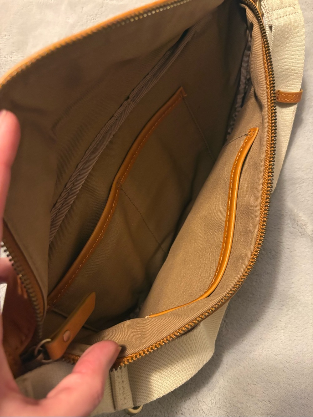 Andar Tatum Leather crossbody Bag - Picture 6 of 6